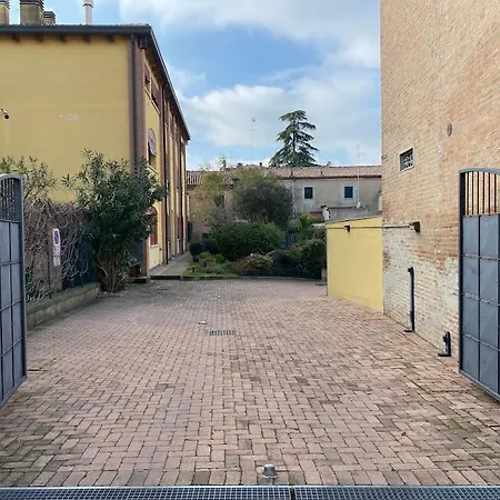 Interno 8 Con Box Auto Privato Gratuito Apartament