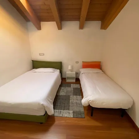 Interno 8 Con Box Auto Privato Gratuito * Ferrare