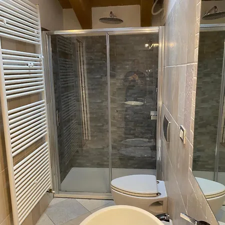 Interno 8 Con Box Auto Privato Gratuito Appartamento Ferrara